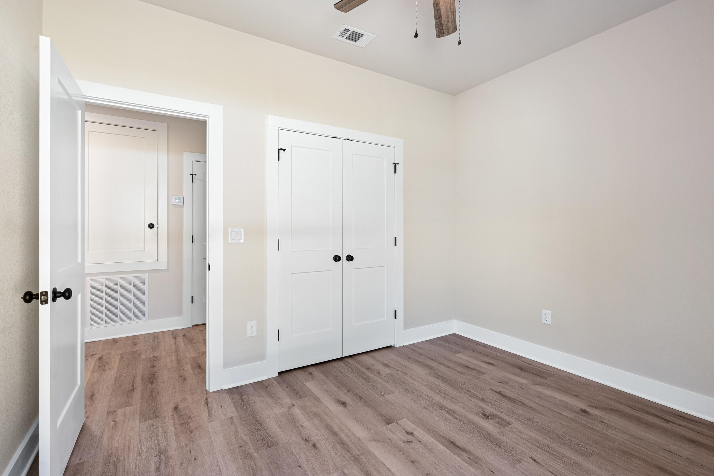 CRESTVIEW BEG SW COR LOT 4 BLK 146 N 53 DEG E 75FT S 36 - Residential