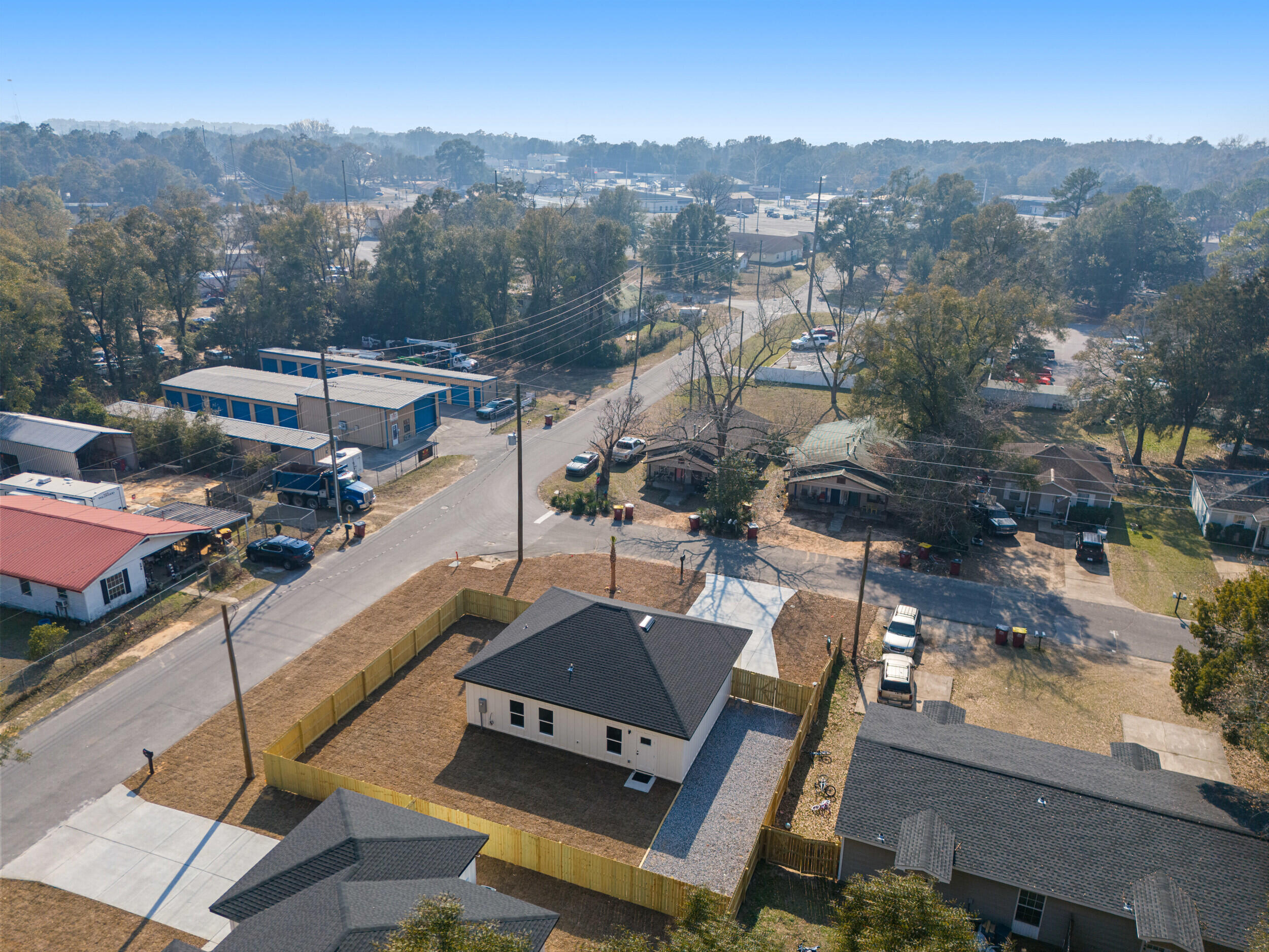 CRESTVIEW BEG SW COR LOT 4 BLK 146 N 53 DEG E 75FT S 36 - Residential