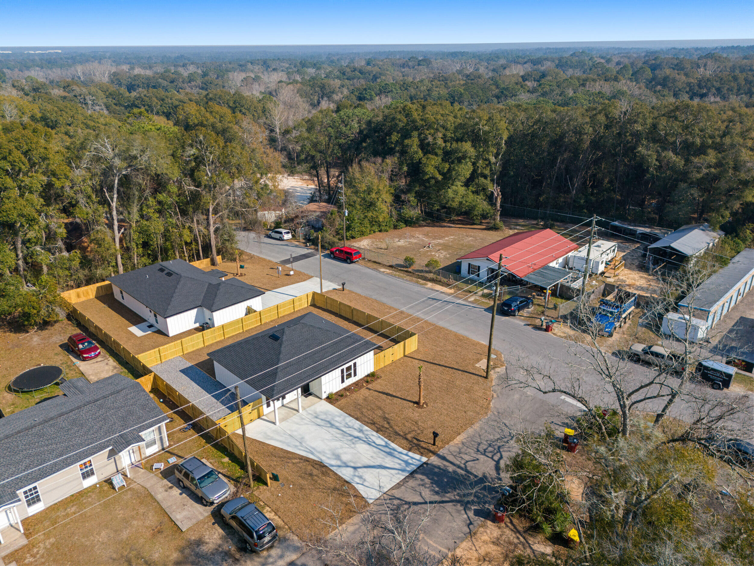 CRESTVIEW BEG SW COR LOT 4 BLK 146 N 53 DEG E 75FT S 36 - Residential