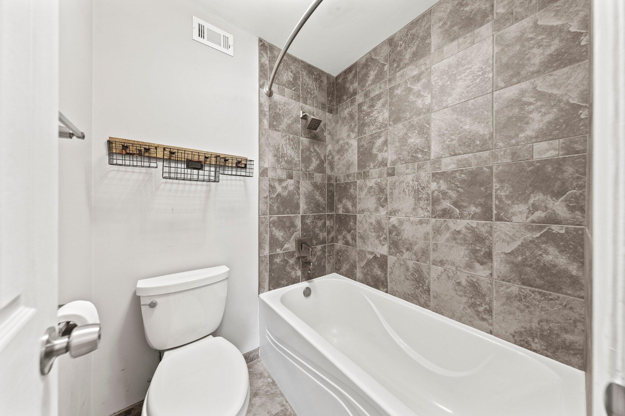 RAINTREE ESTATES - Residential Lease