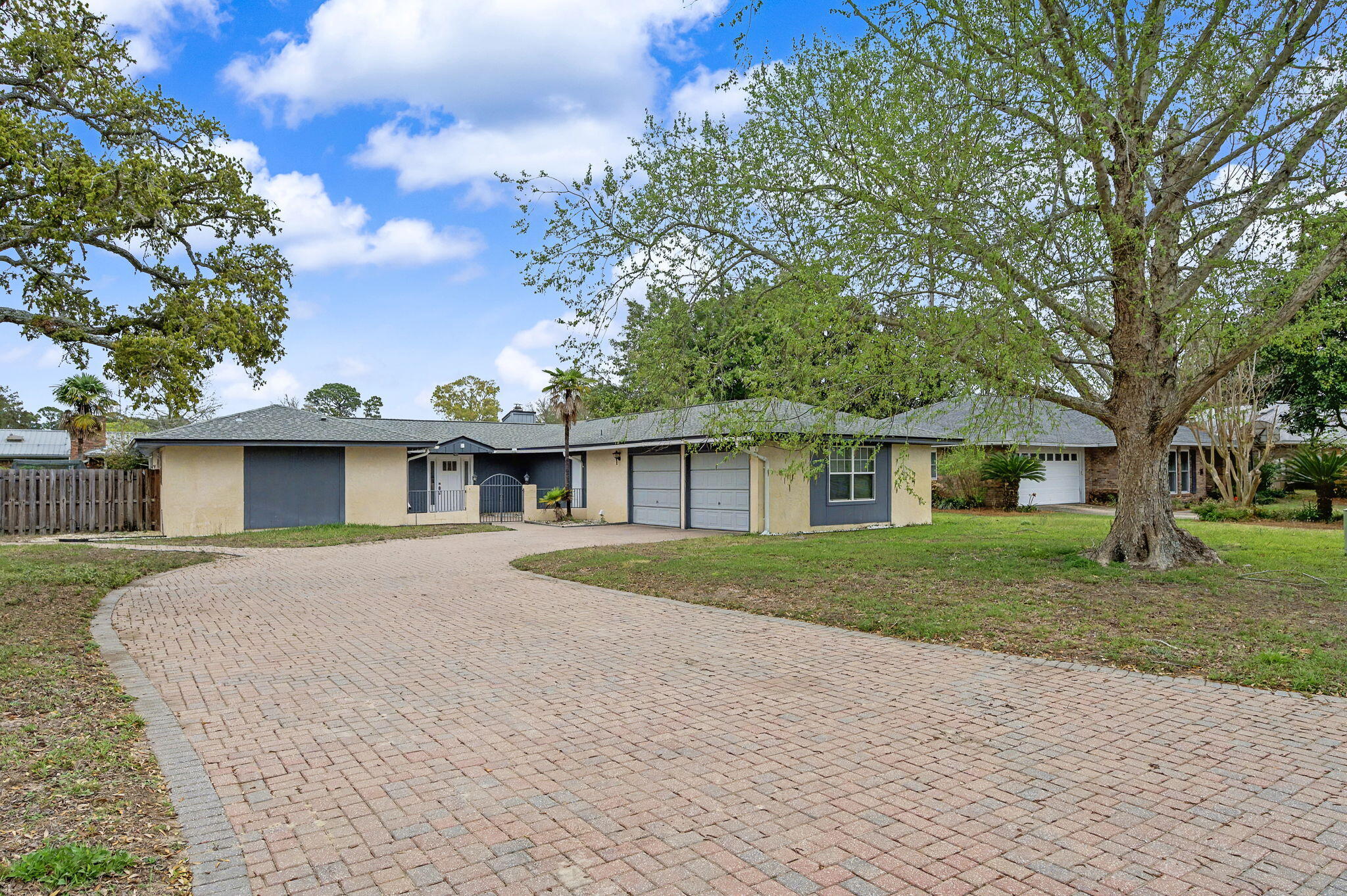 LAKE LORRAINE ESTATES - Residential Lease