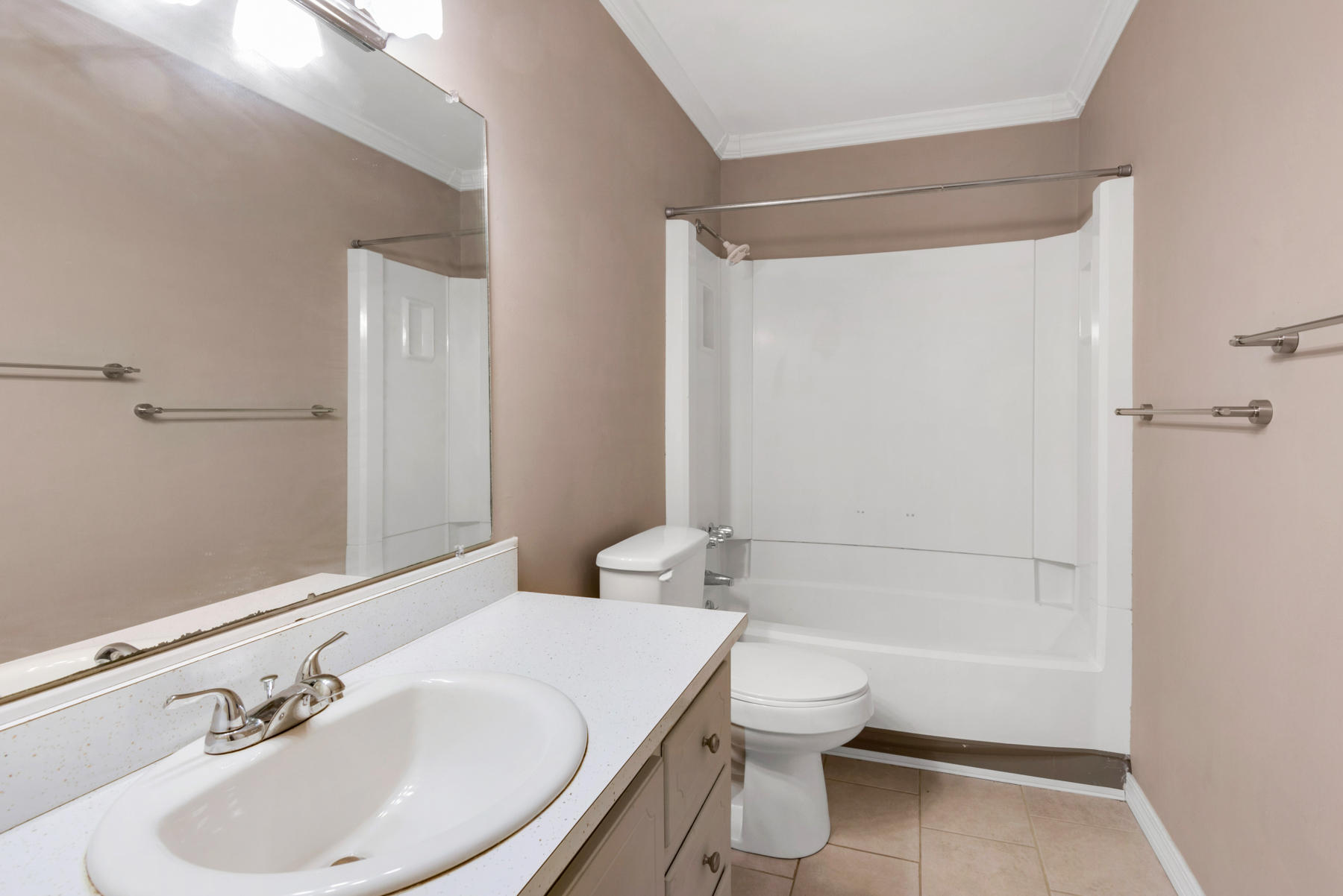 PALM ESTATES UNIT 2 - Residential Lease