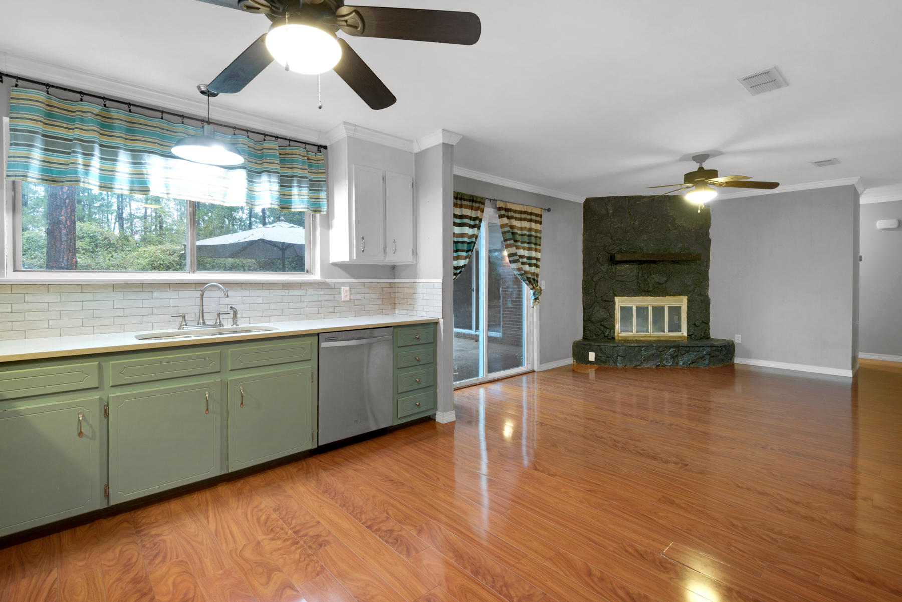 PALM ESTATES UNIT 2 - Residential Lease