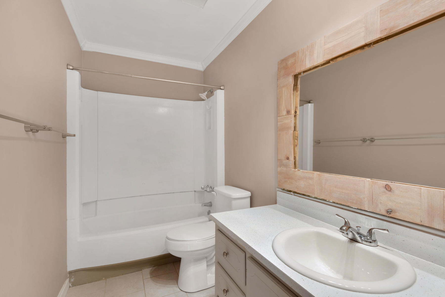 PALM ESTATES UNIT 2 - Residential Lease
