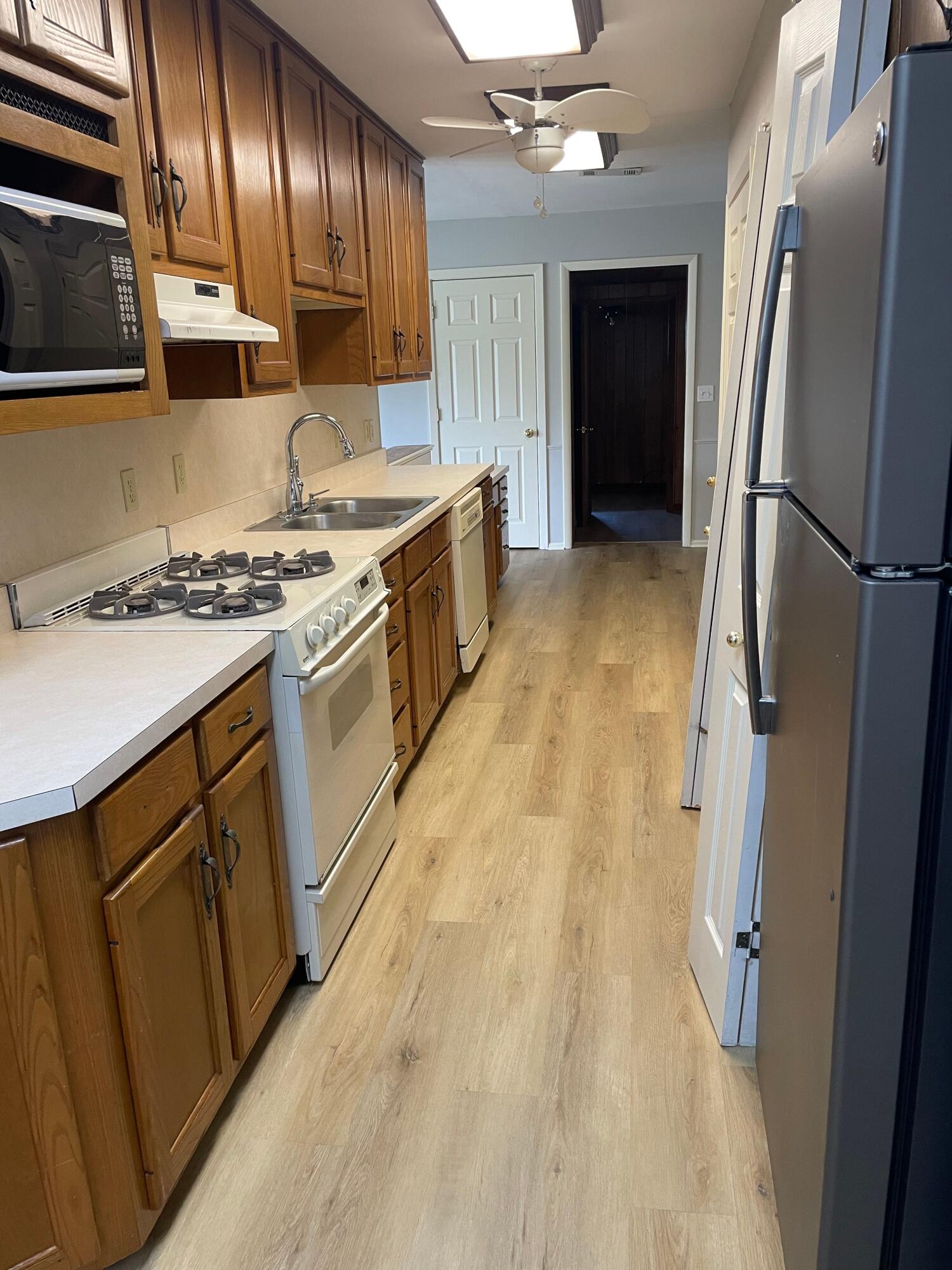 ELLIOTT POINT 10TH ADDN
LOT 29   BLK  18 - Residential Lease