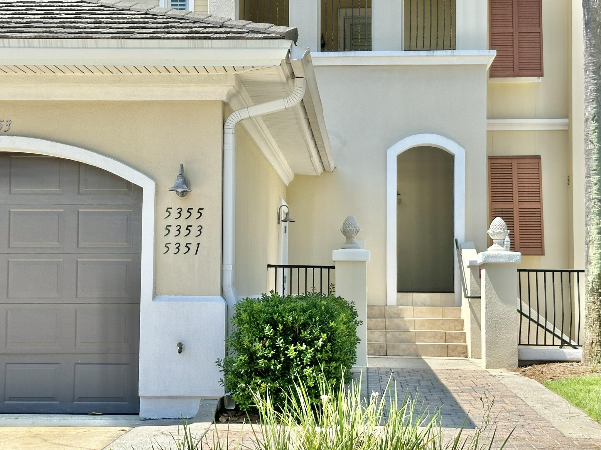 PINE RIDGE VILLAS - Residential
