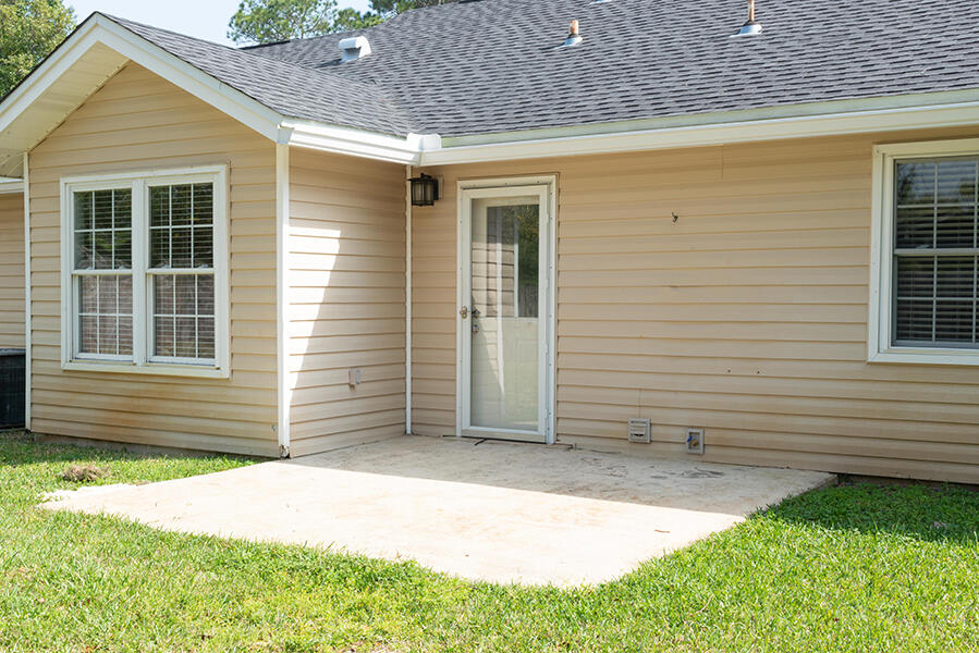 MARY ESTHER MANOR - Residential Lease