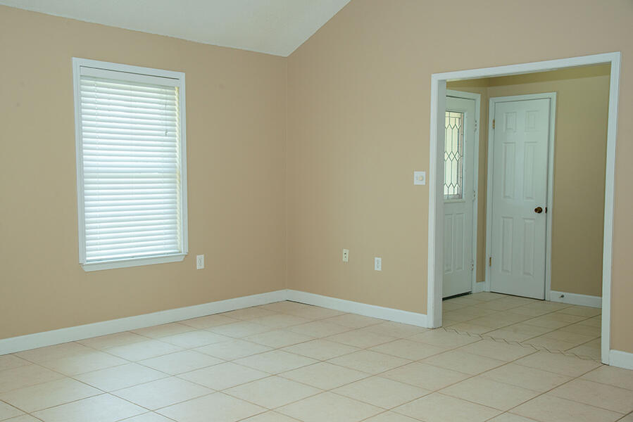 MARY ESTHER MANOR - Residential Lease