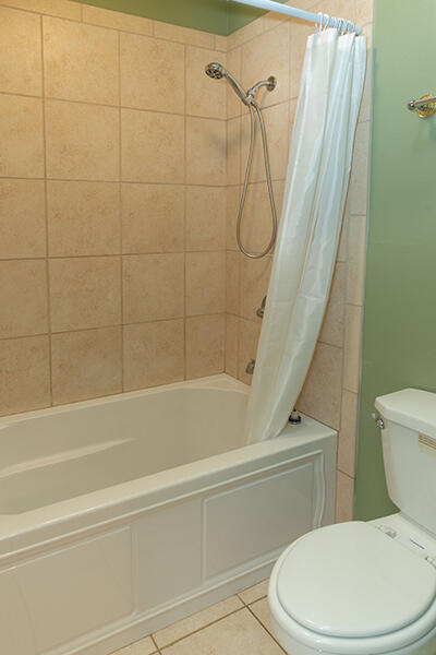 MARY ESTHER MANOR - Residential Lease