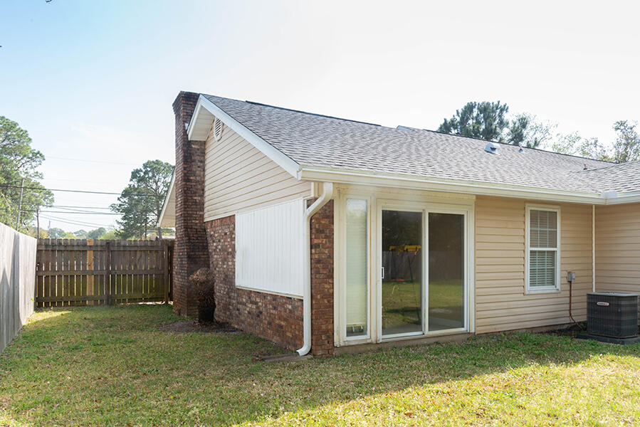 MARY ESTHER MANOR - Residential Lease