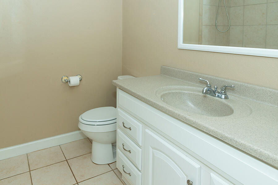 MARY ESTHER MANOR - Residential Lease