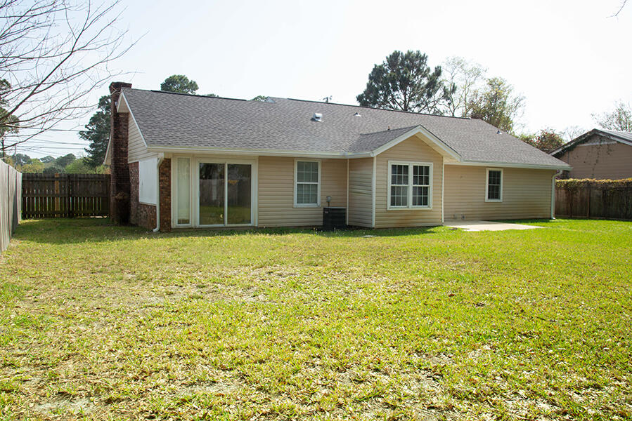 MARY ESTHER MANOR - Residential Lease