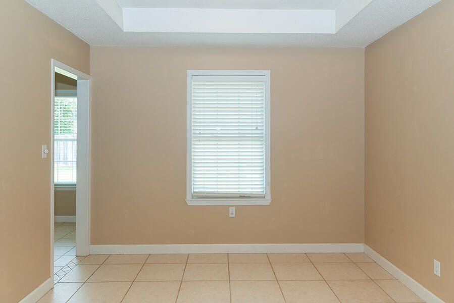 MARY ESTHER MANOR - Residential Lease