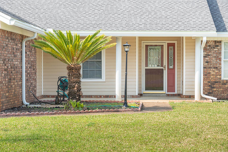 MARY ESTHER MANOR - Residential Lease