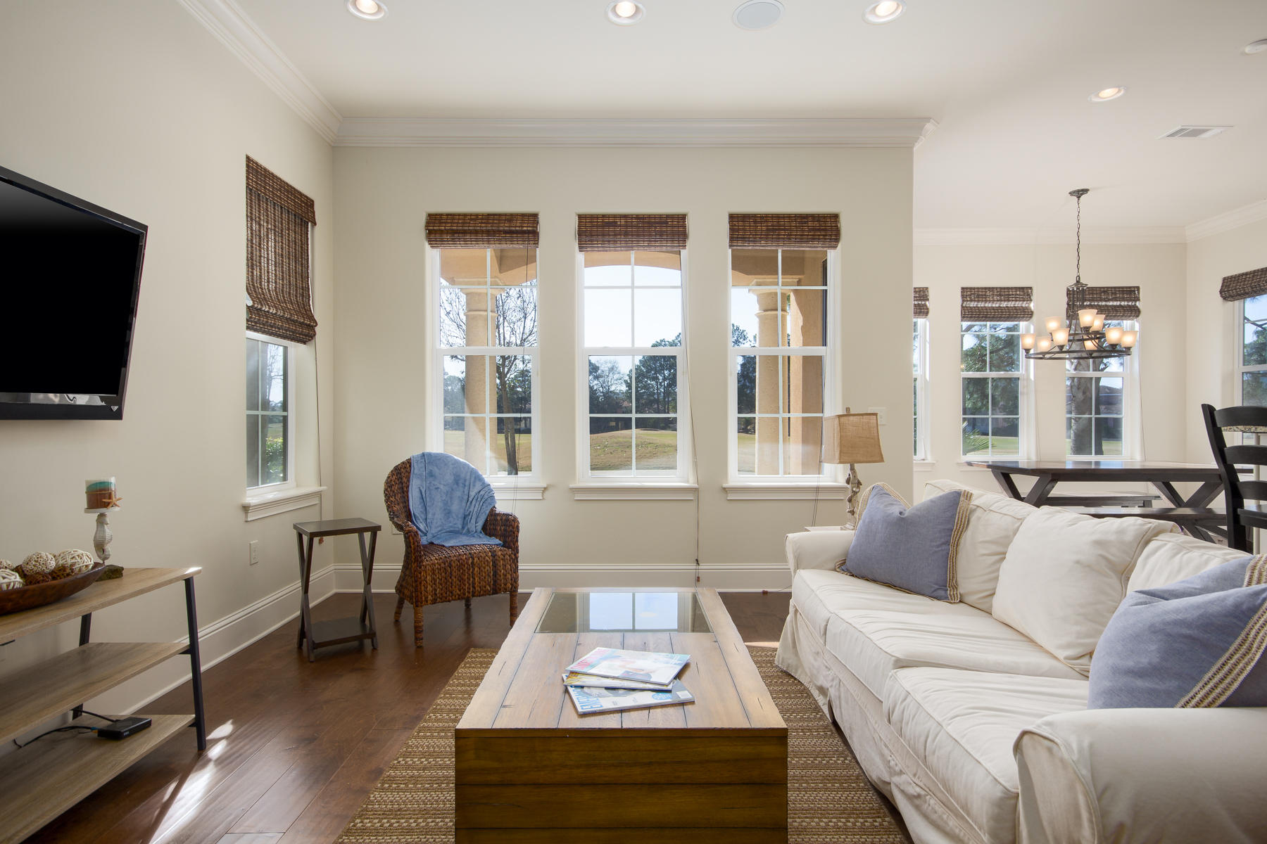 VILLA LAGO - Residential Lease
