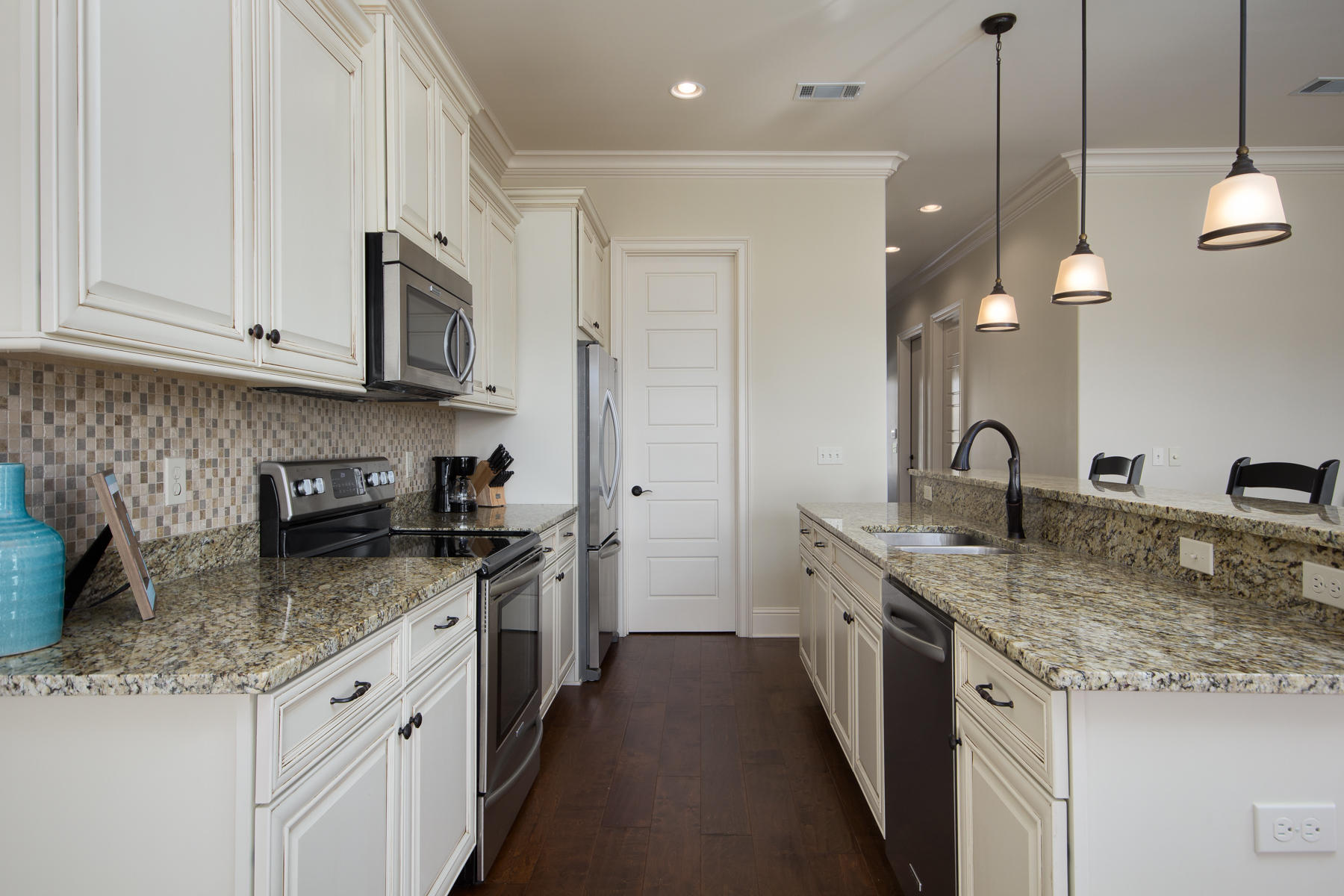 VILLA LAGO - Residential Lease