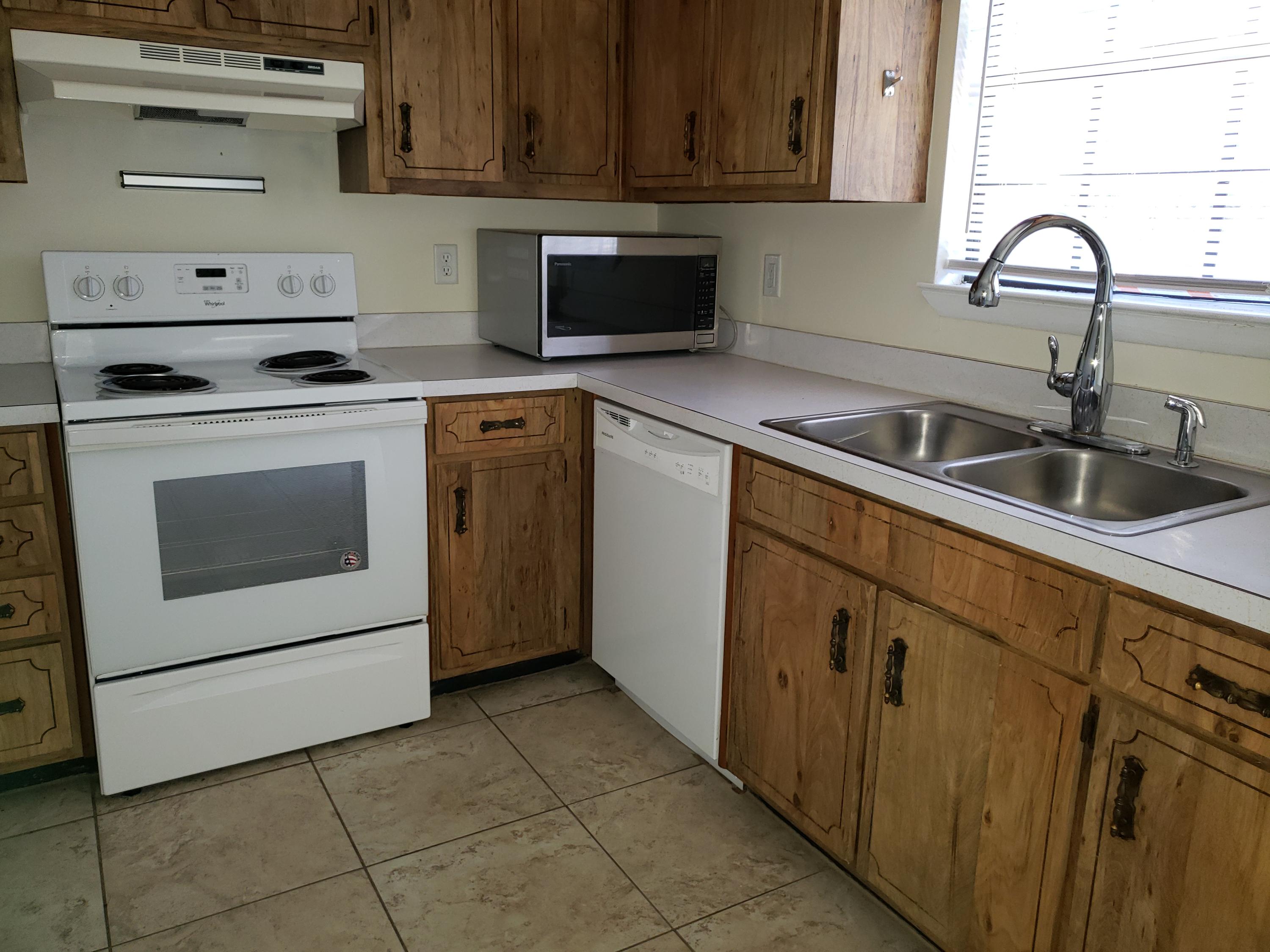 PINE MEADOWS 2ND ADDN - Residential Lease