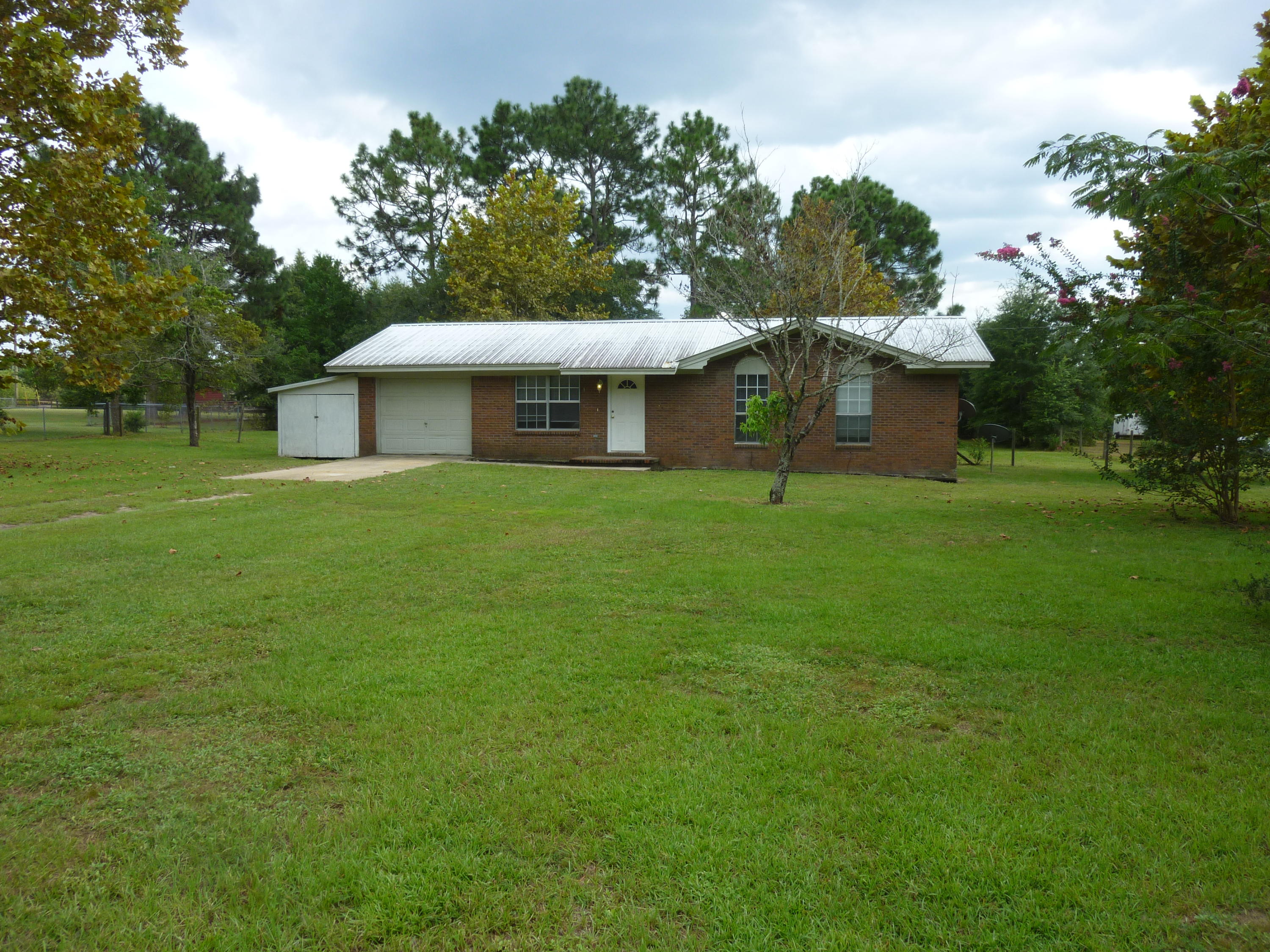 WHISPERING LAKES ESTATES - Residential Lease
