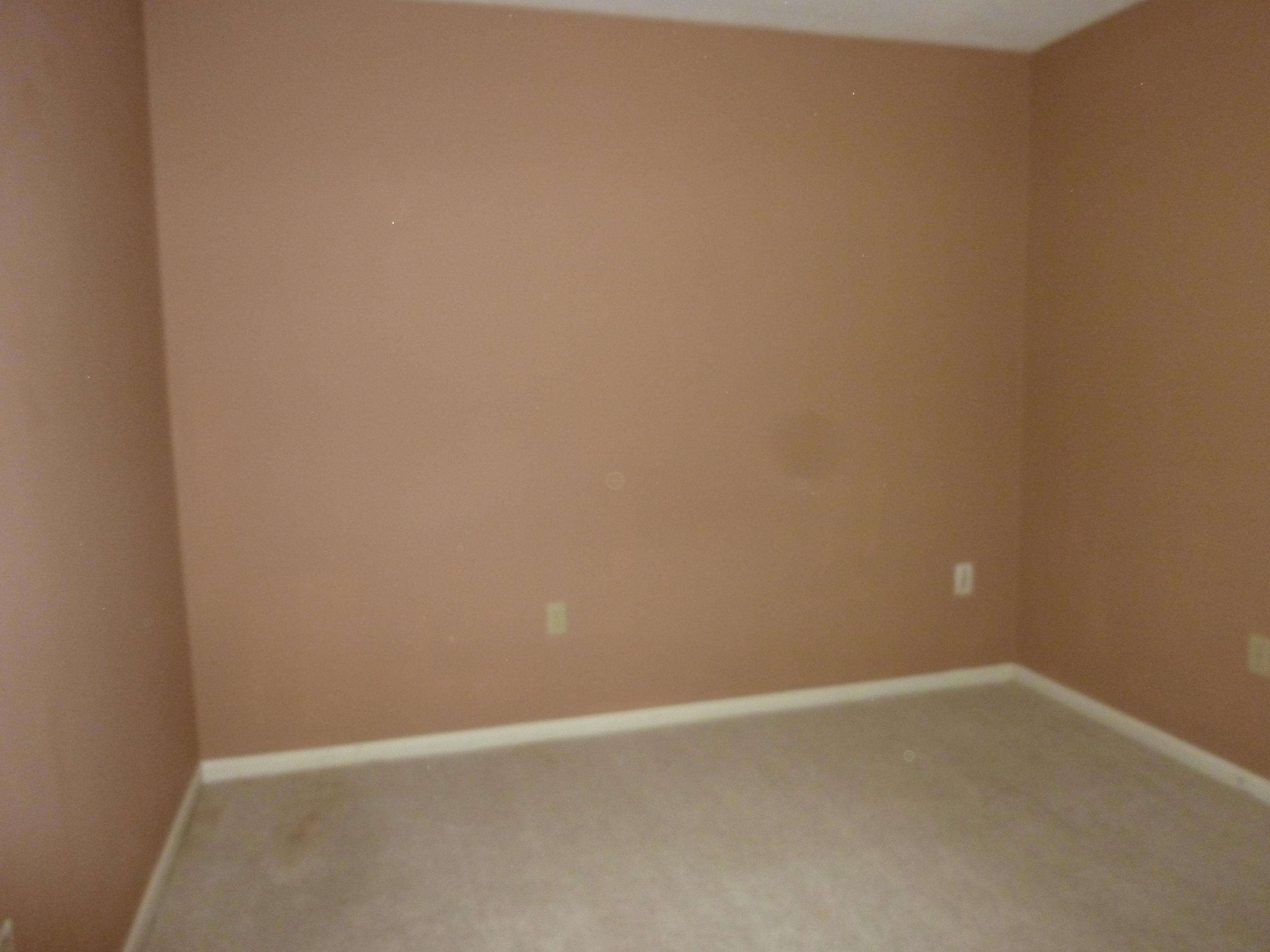 WHISPERING LAKES ESTATES - Residential Lease