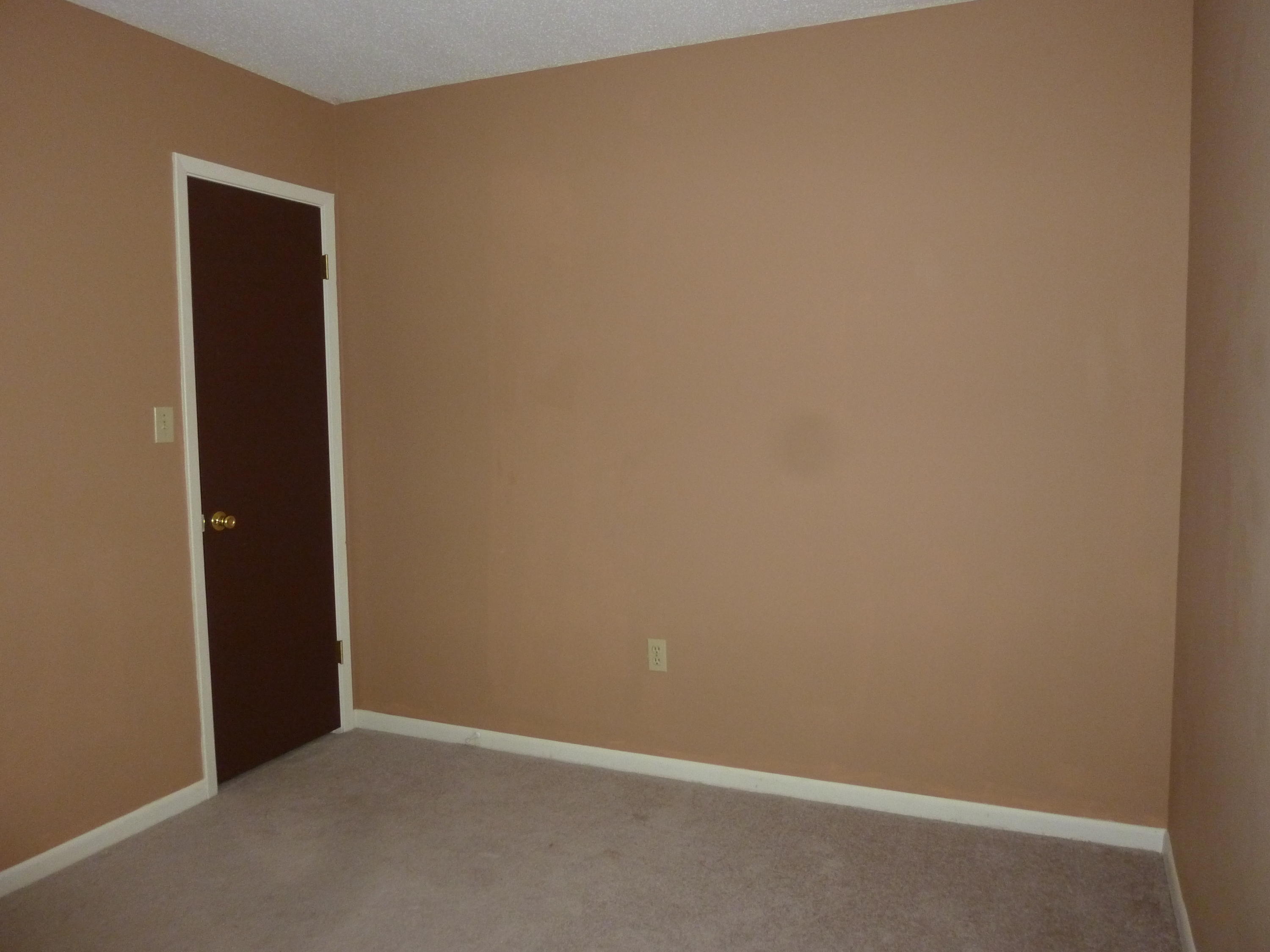 WHISPERING LAKES ESTATES - Residential Lease