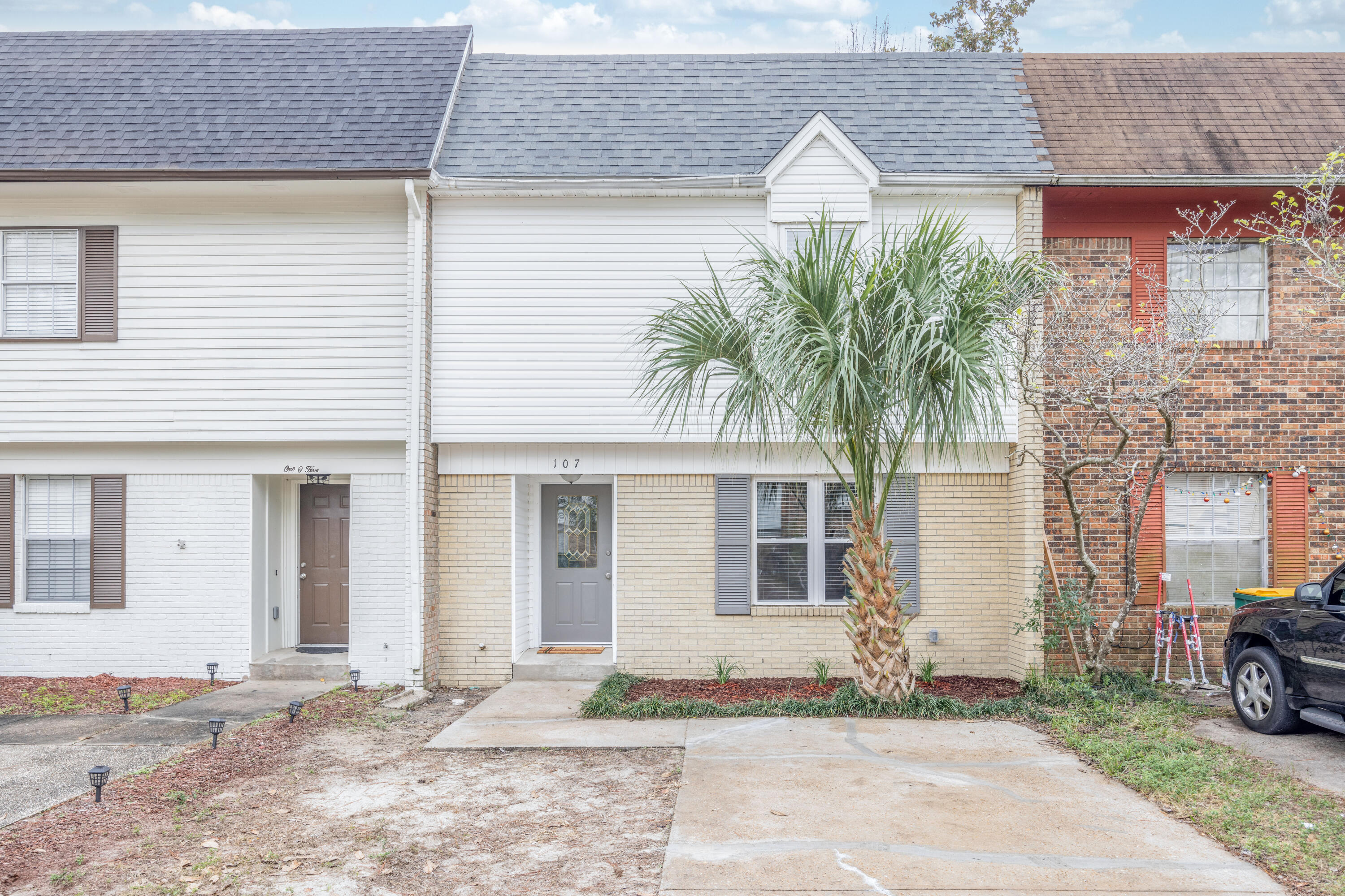 VALENCIA ARMS - Residential