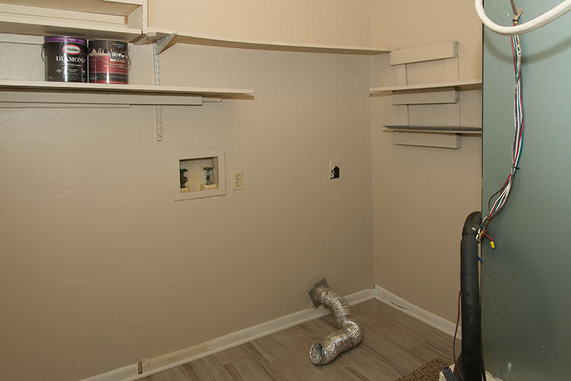 VIKING MANOR PH 1 - Residential Lease