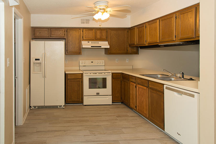 VIKING MANOR PH 1 - Residential Lease