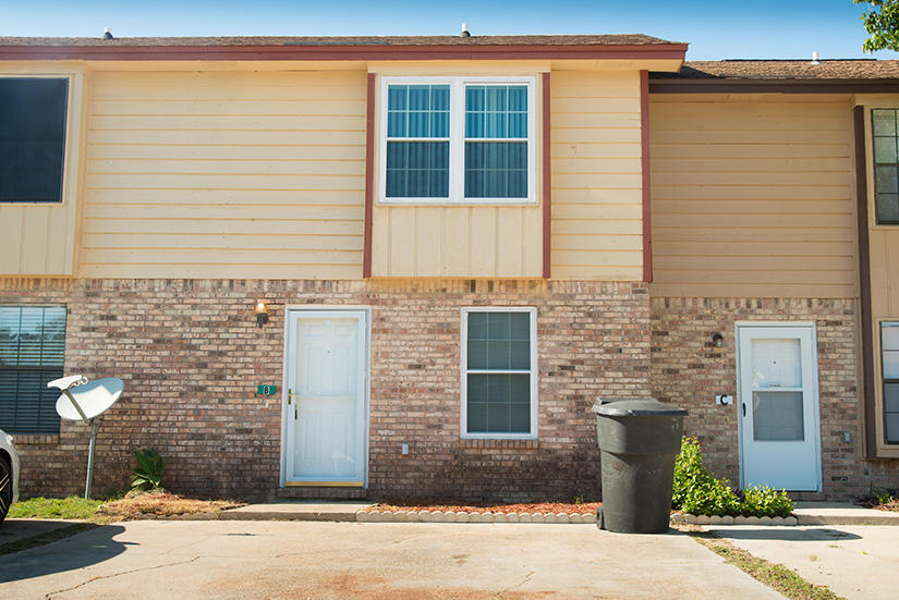 VIKING MANOR PH 1 - Residential Lease