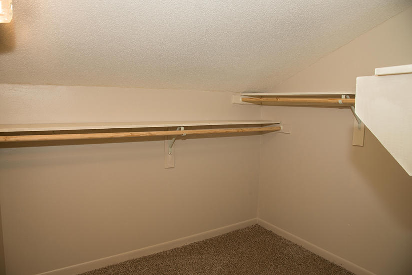 VIKING MANOR PH 1 - Residential Lease