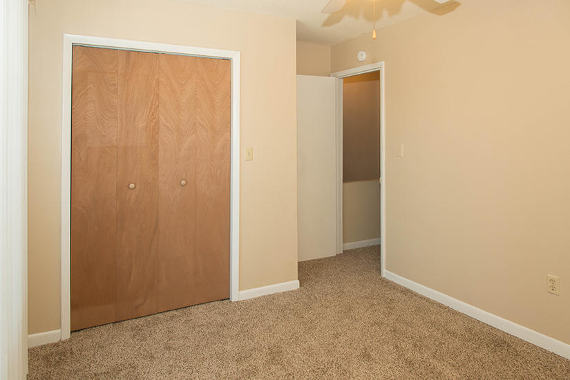 VIKING MANOR PH 1 - Residential Lease