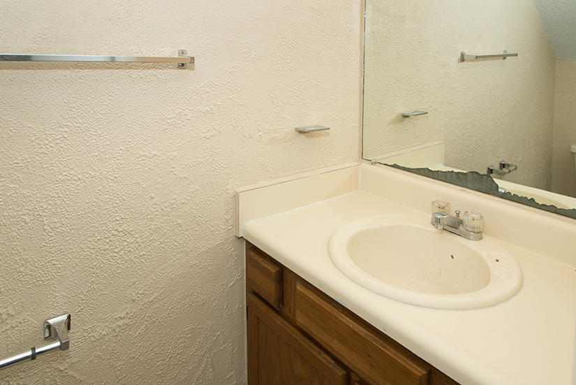 VIKING MANOR PH 1 - Residential Lease