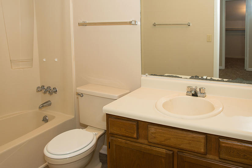 VIKING MANOR PH 1 - Residential Lease
