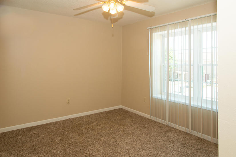 VIKING MANOR PH 1 - Residential Lease