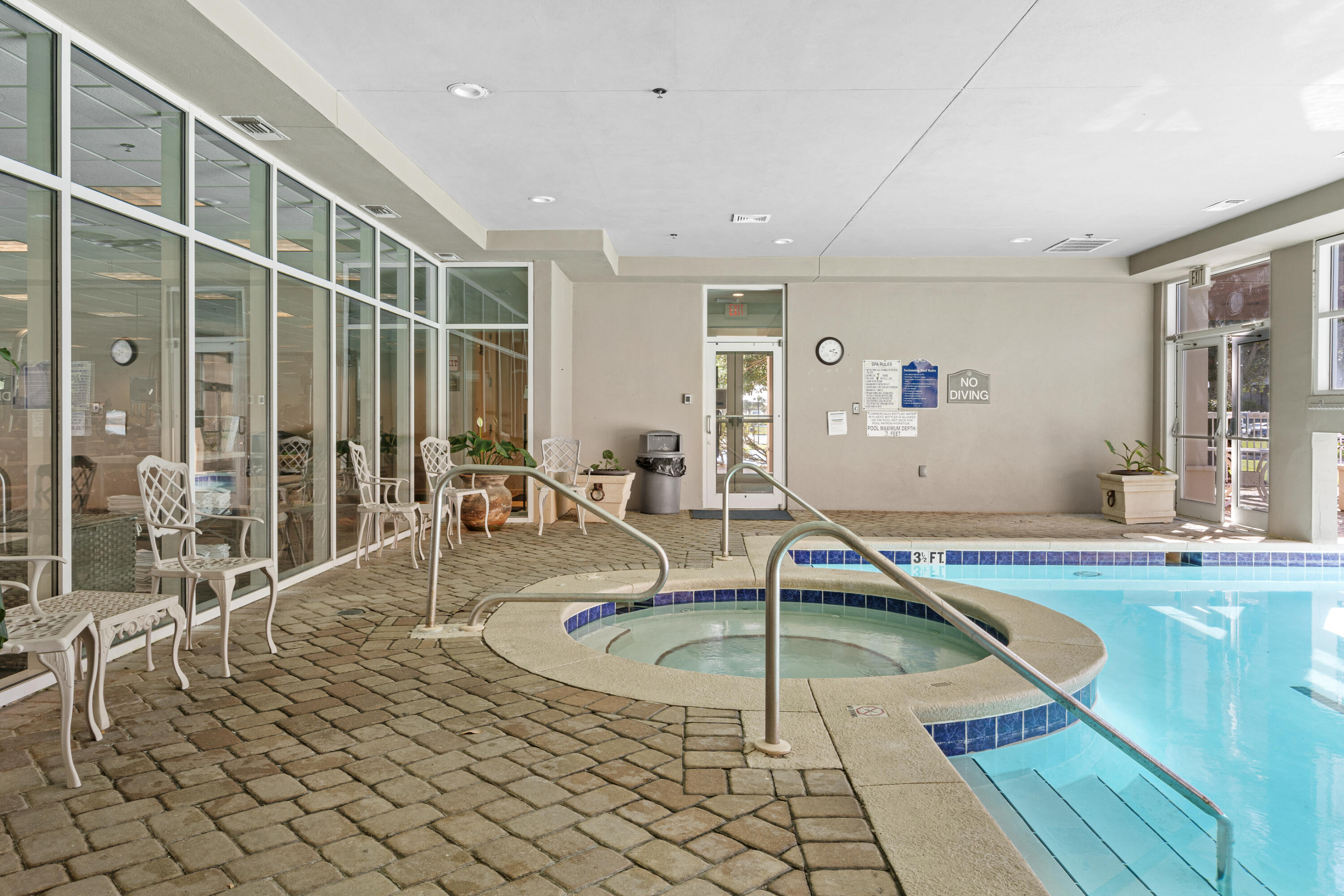 ST. MAARTEN AT SILVER SHELLS - Residential