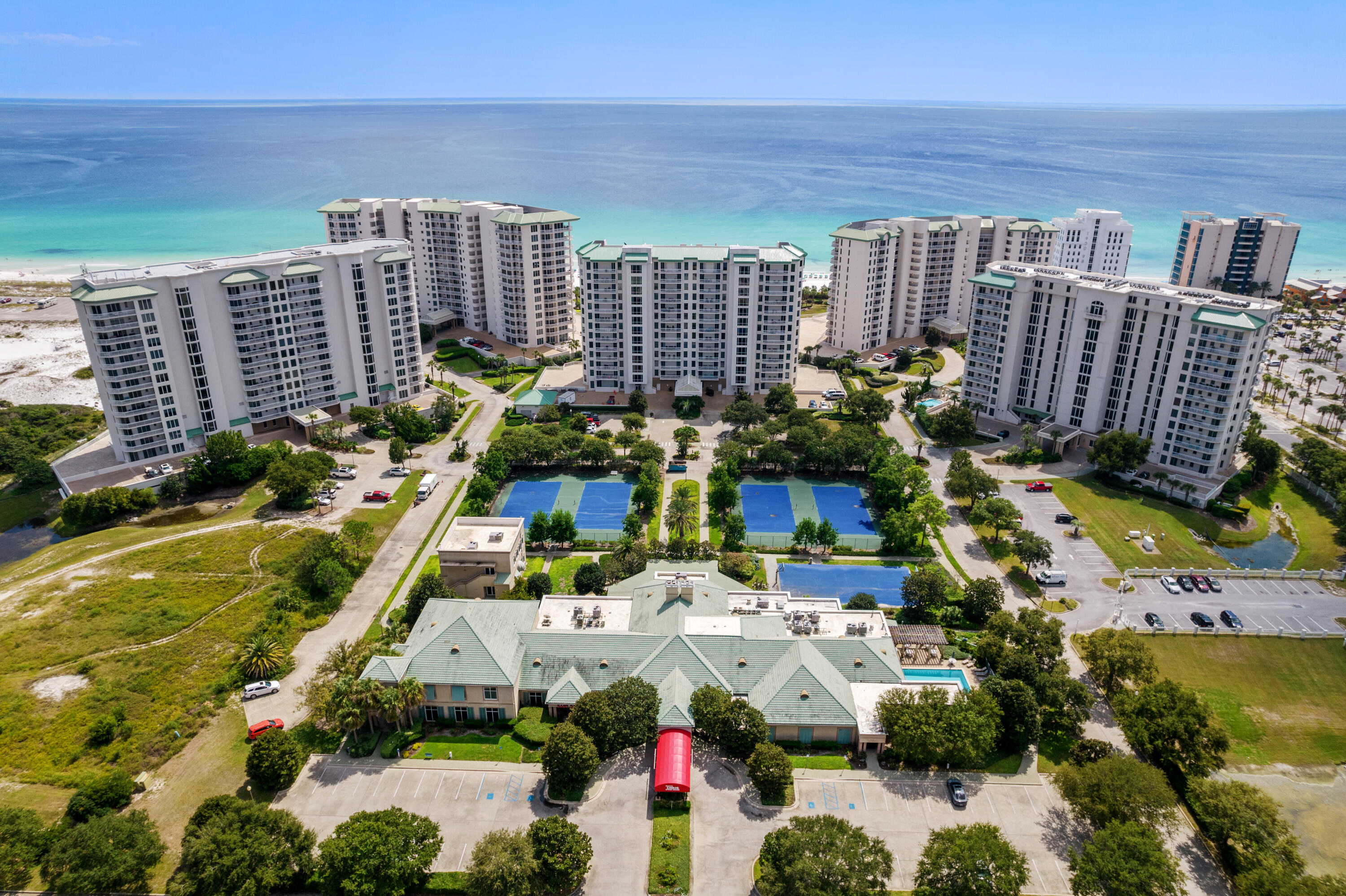 ST. MAARTEN AT SILVER SHELLS - Residential