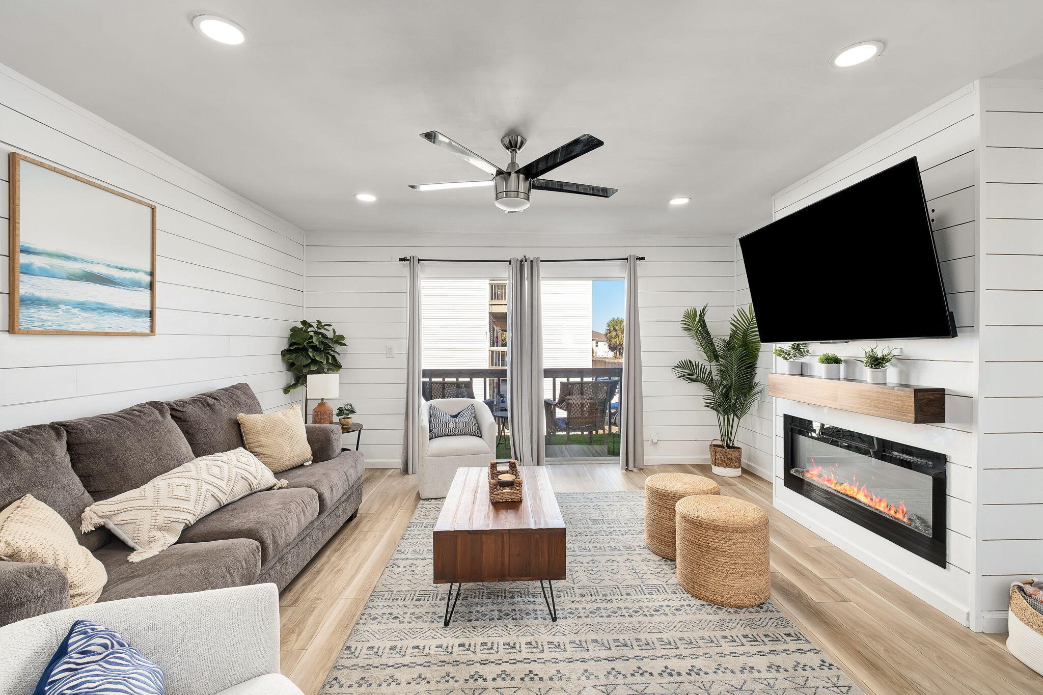 ISLANDWOOD CONDO - Residential