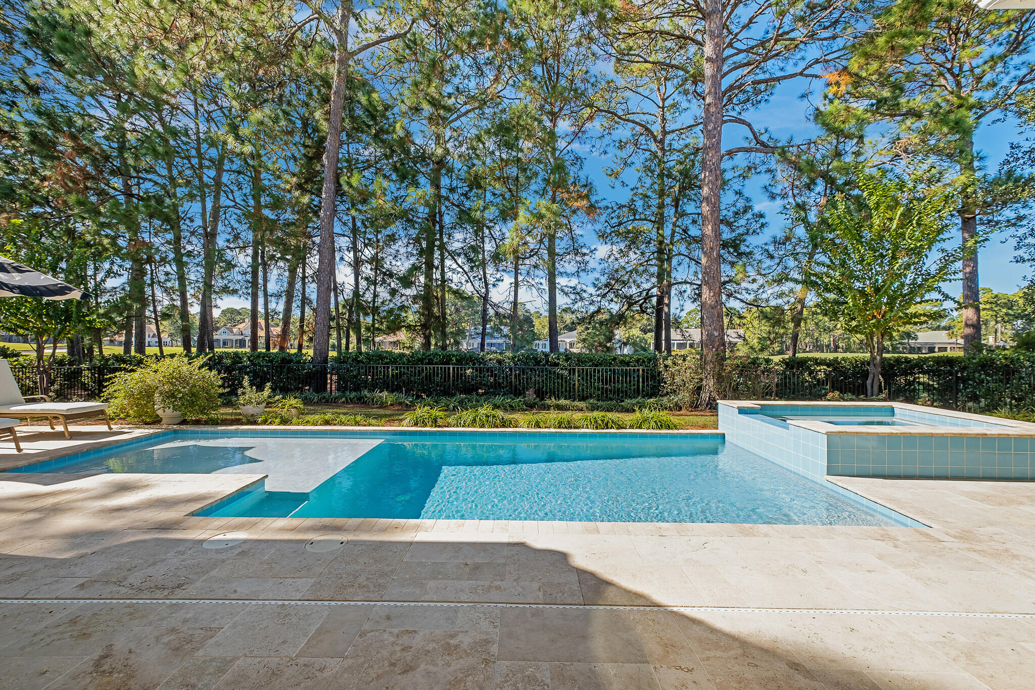 BURNT PINE - Residential