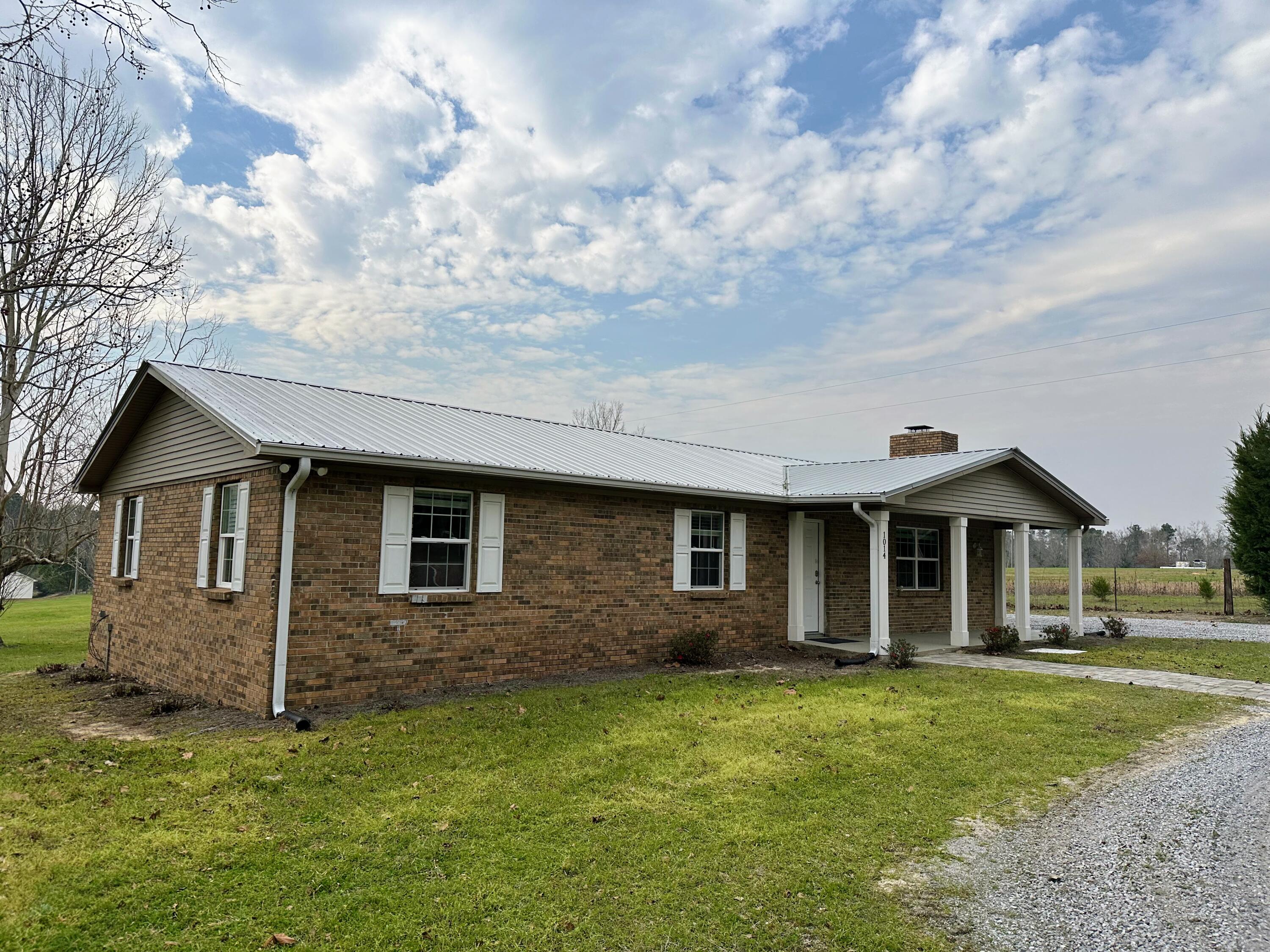 Completely refurbished 3 BR 2 BA house for rent. $1000 security deposit. 1 year lease. New laminate floors throughout house. New Ac. Pet negotiable. No furniture included. Washer and Dryer included. Tenant pays for utilities. Water is free.  $45 application fee.