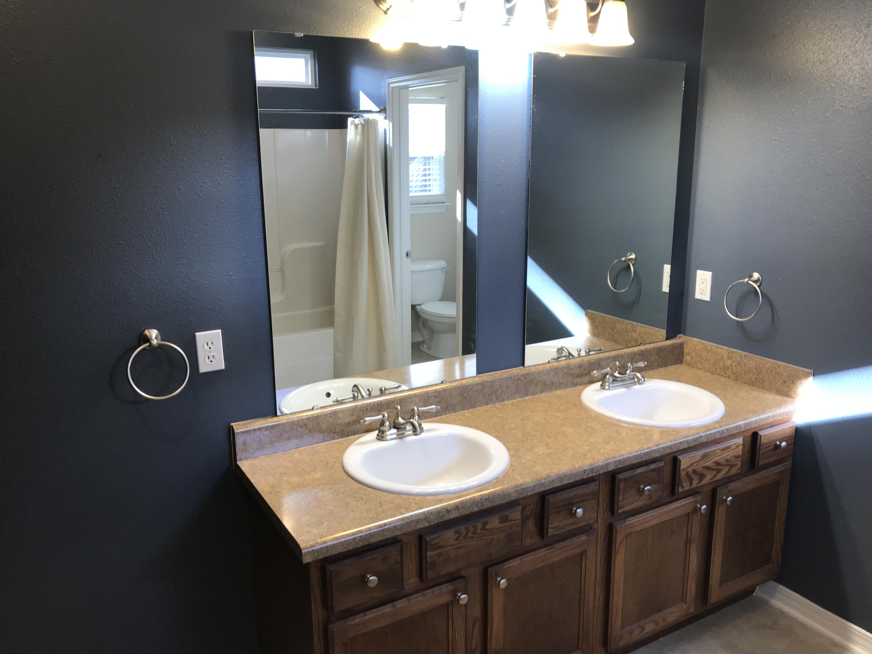 HERITAGE MANOR - Residential Lease