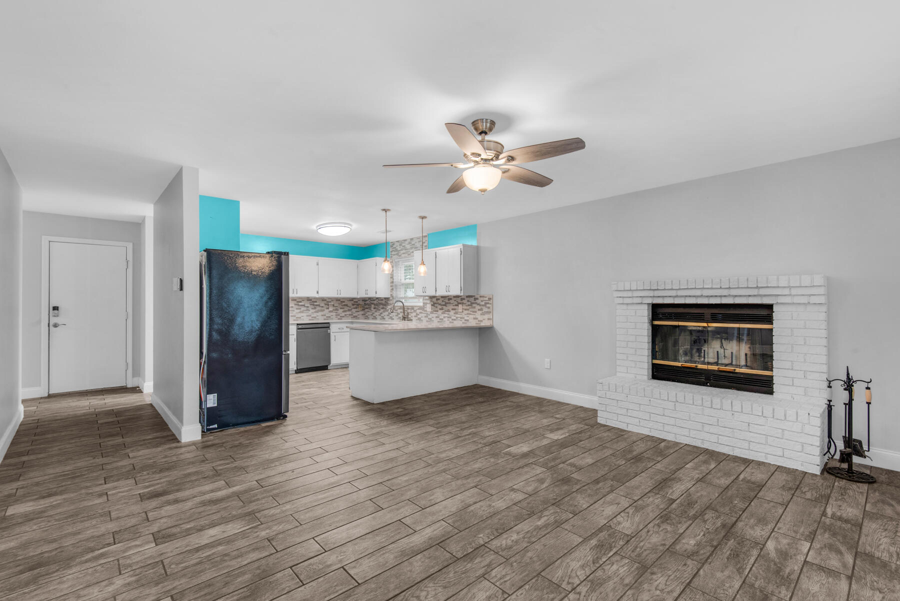 TIMBERLAKE ESTATES - Residential Lease