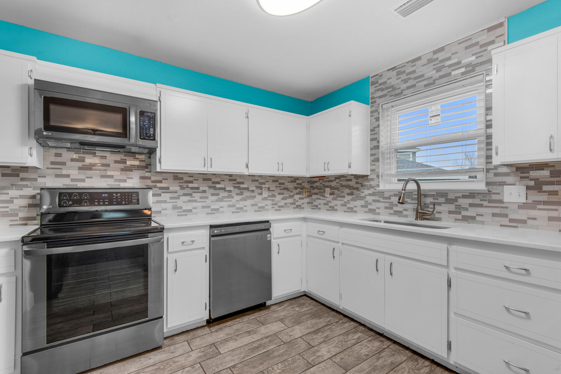 TIMBERLAKE ESTATES - Residential Lease