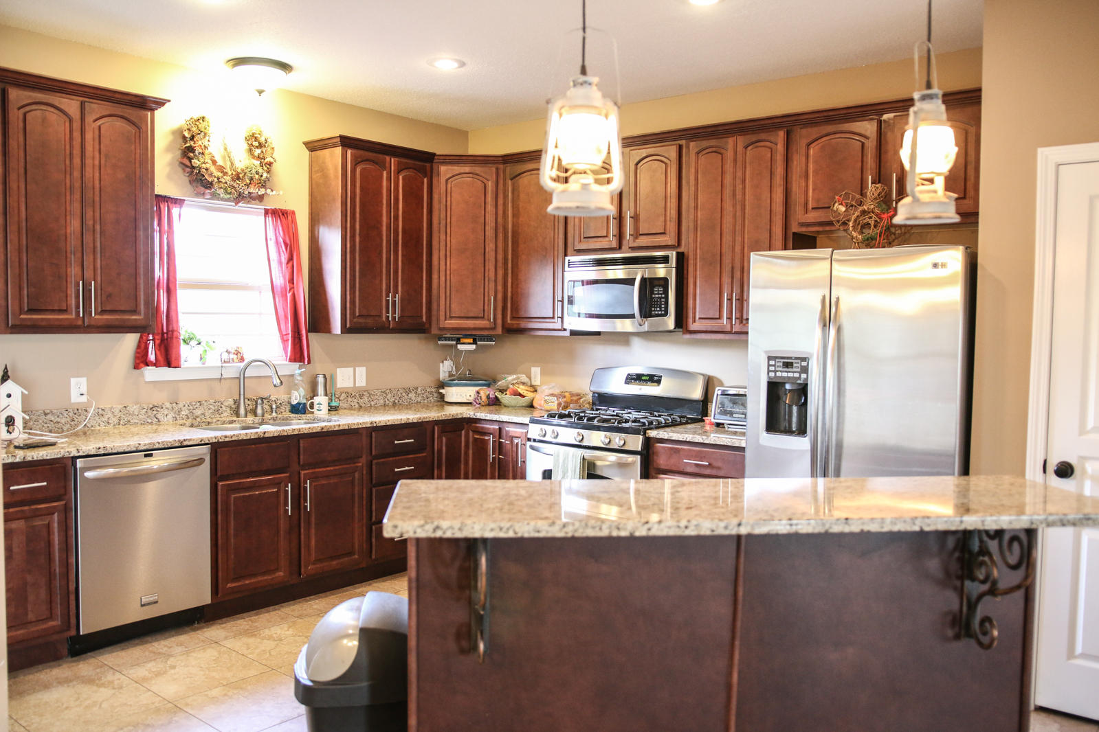 DUGGAN POND ESTATES - Residential Lease