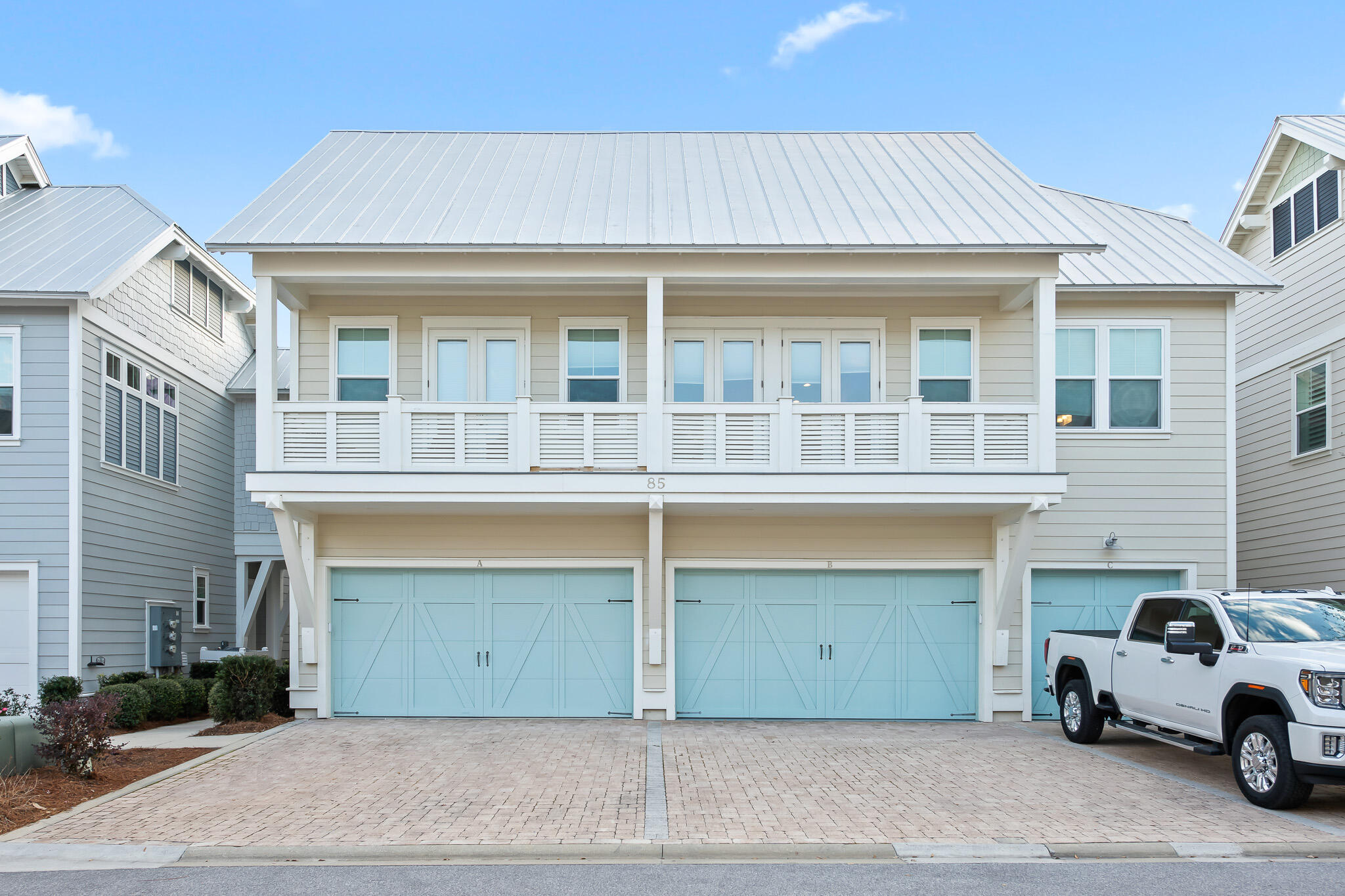 PROMINENCE - Residential