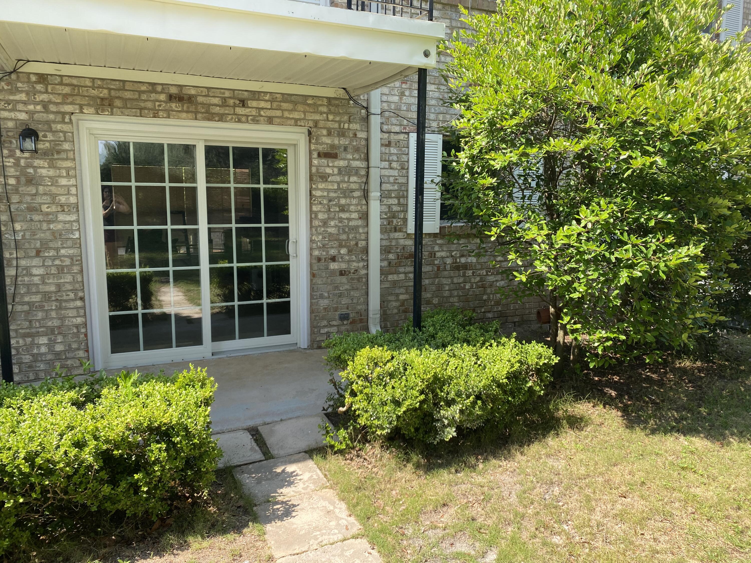 COUNTRY CLUB CONDO - Residential Lease