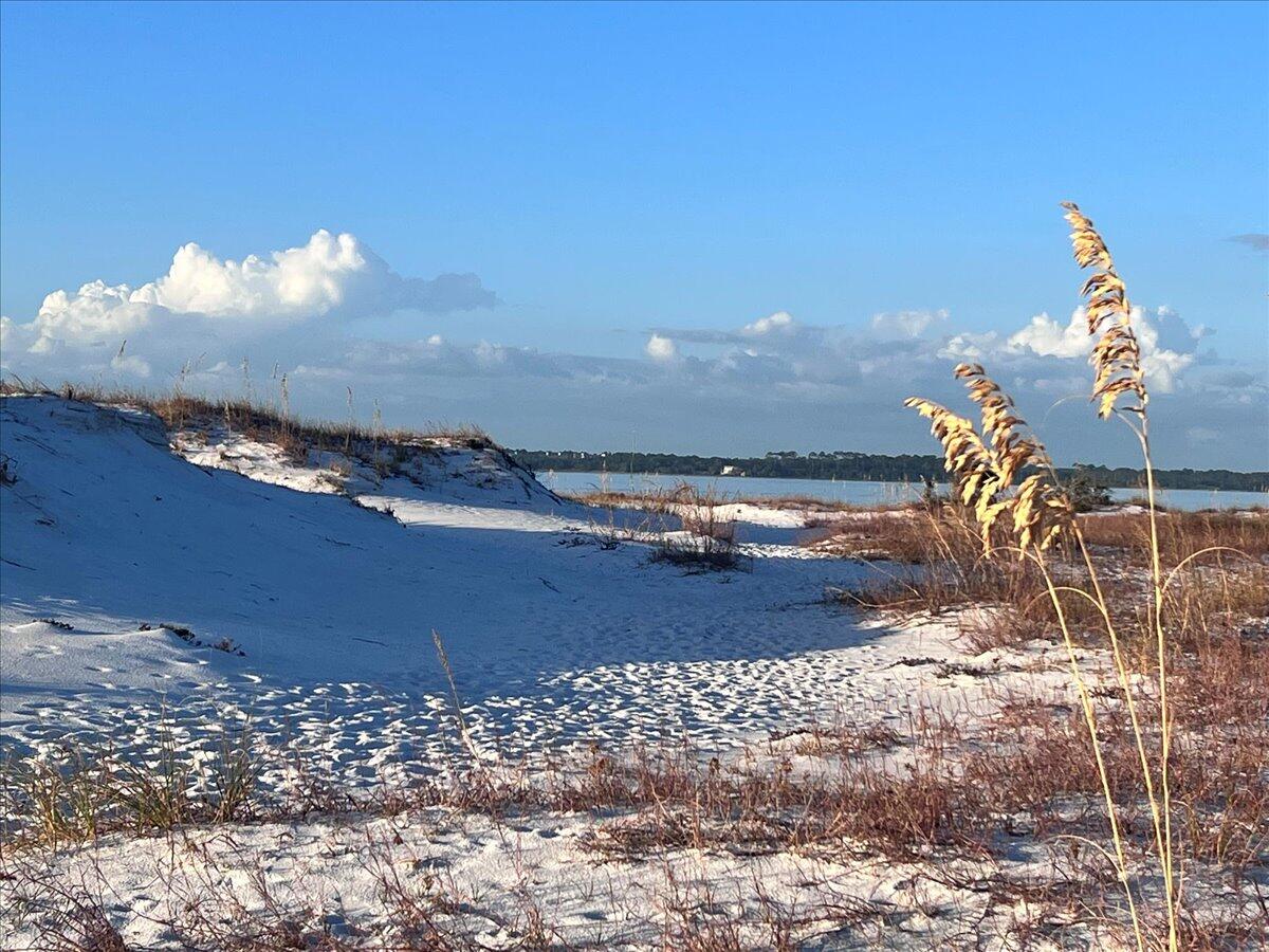 LOT 1 BLK 43 NAVARRE BEACH RESSEC 1 OR 3767 PG 1976 ESC CNTY - Land