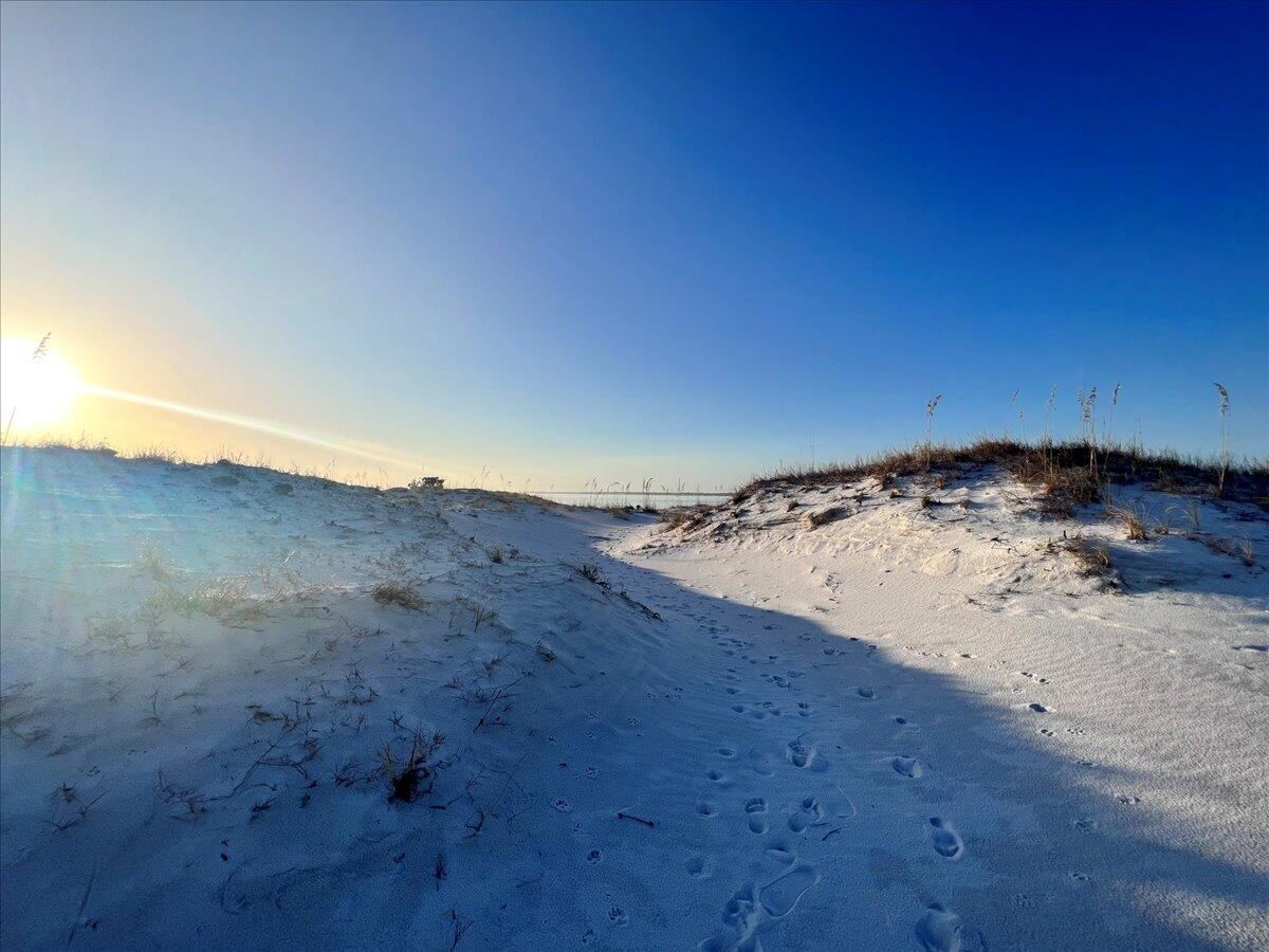 LOT 1 BLK 43 NAVARRE BEACH RESSEC 1 OR 3767 PG 1976 ESC CNTY - Land