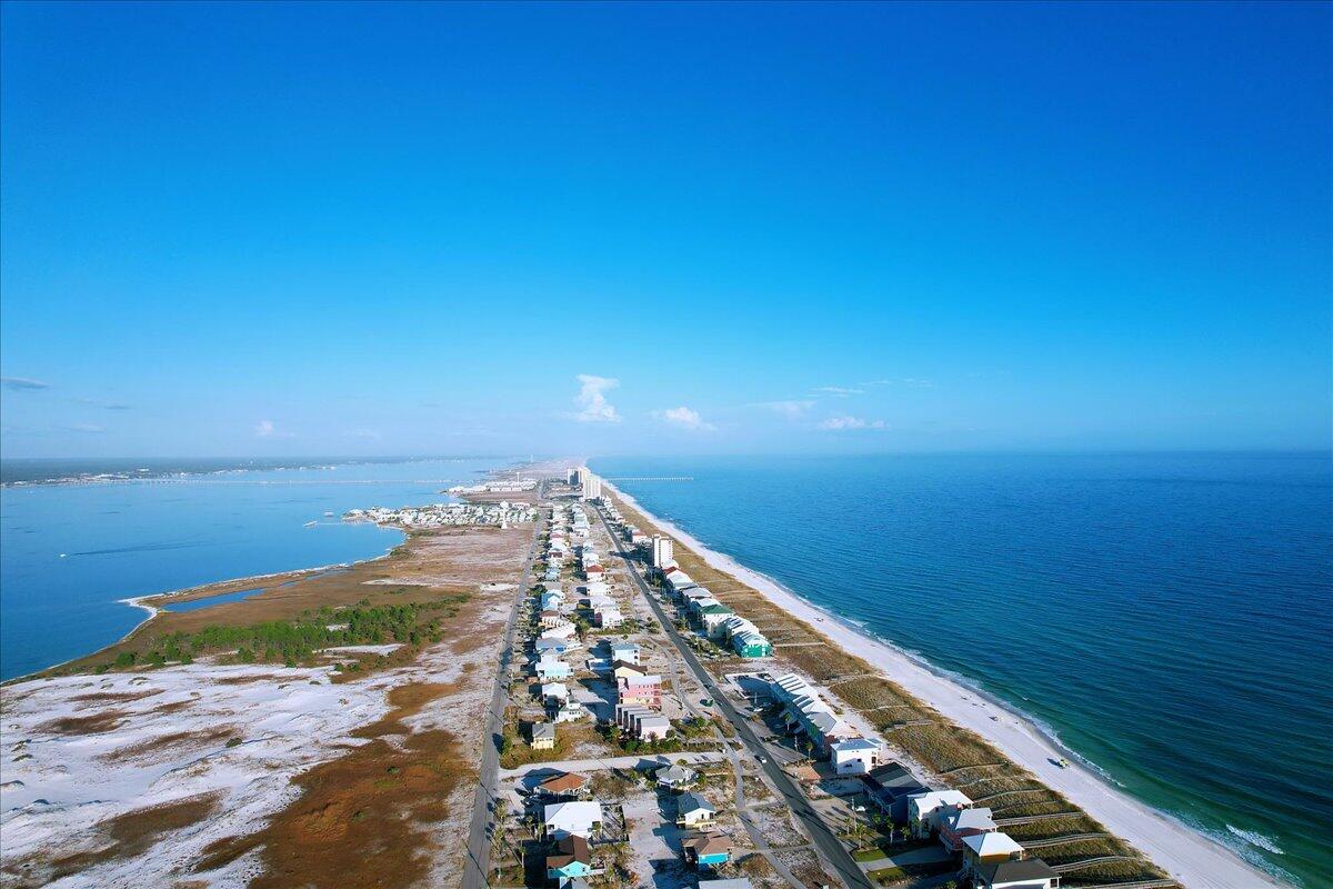 LOT 1 BLK 43 NAVARRE BEACH RESSEC 1 OR 3767 PG 1976 ESC CNTY - Land