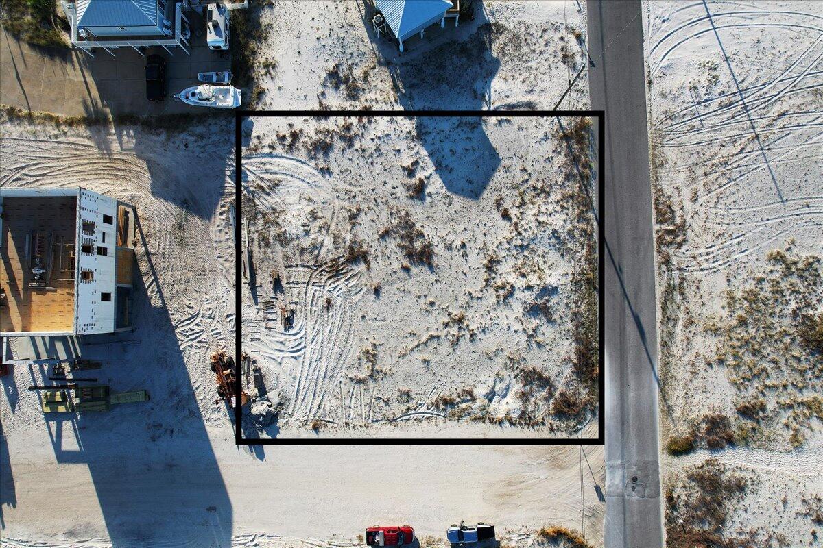 LOT 1 BLK 43 NAVARRE BEACH RESSEC 1 OR 3767 PG 1976 ESC CNTY - Land