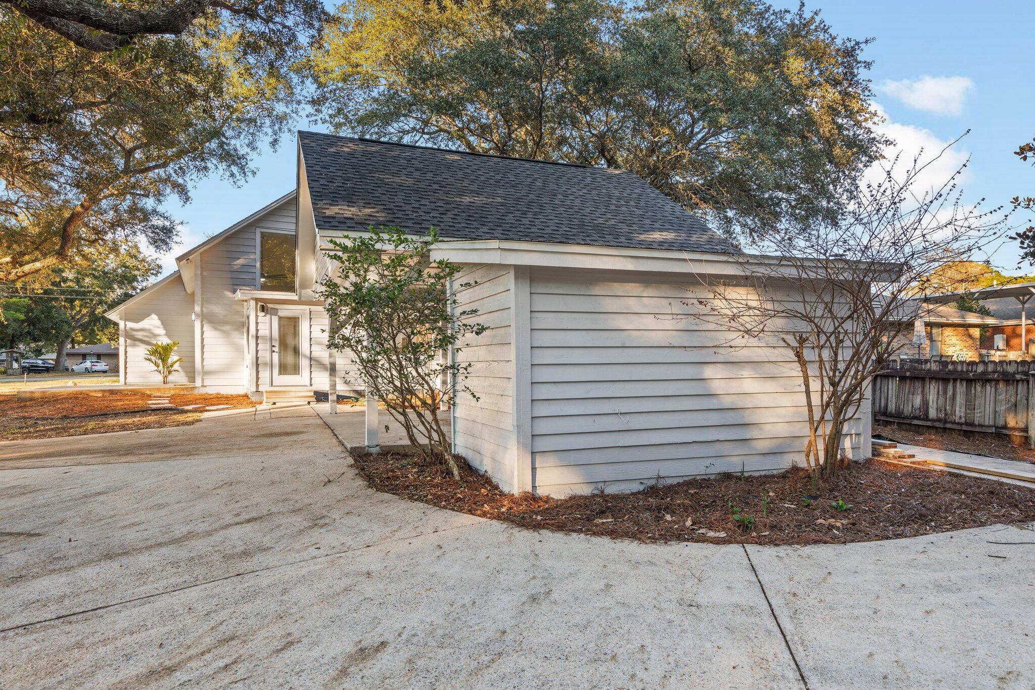BAYOU POQUITO ETC (232201.00) - Residential