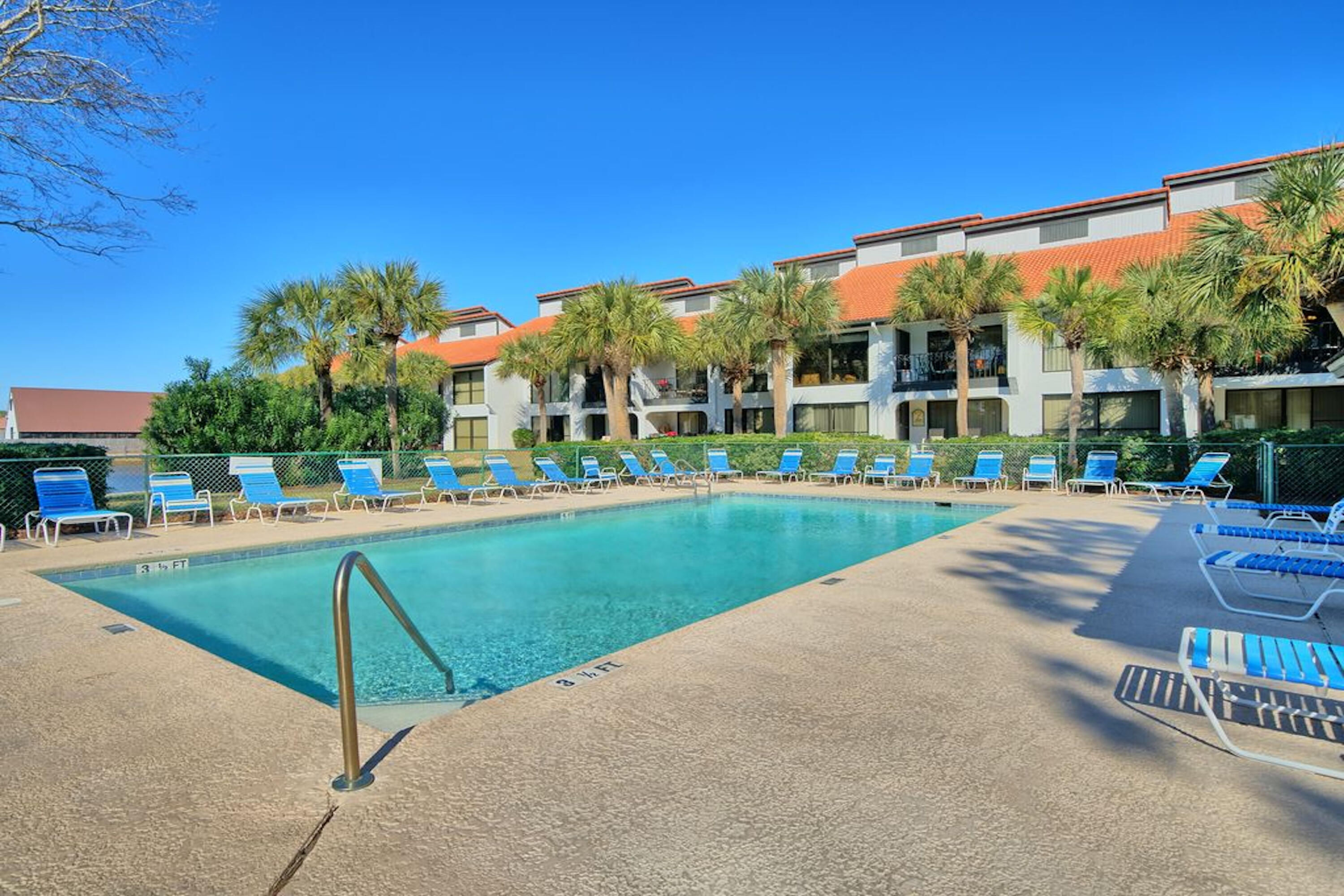 Edgewater Golf Villas 6 B - Residential